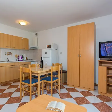 Apartment Ava *