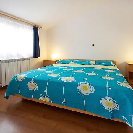 Ava Apartment